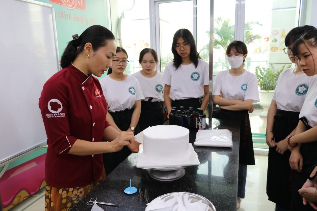 Vietnam Future Talent Chef 2022 khu vực TP.HCM – Vòng tiếp sức 1 “Chinh phục đam mê” 35 Vietnam Future Talent Chef 2022 khu vực TP.HCM – Vòng tiếp sức 1 “Chinh phục đam mê”