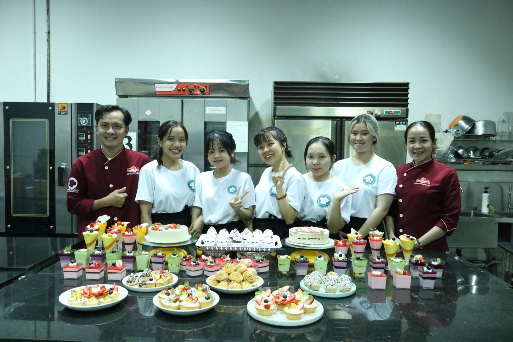 Vietnam Future Talent Chef 2022 khu vực TP.HCM – Vòng tiếp sức 2 "Tiếp sức để tỏa sáng" 1 Vietnam Future Talent Chef 2022 khu vực TP.HCM – Vòng tiếp sức 2 "Tiếp sức để tỏa sáng"