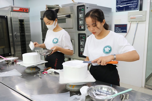 Vietnam Future Talent Chef 2022 khu vực TP.HCM – Vòng tiếp sức 1 “Chinh phục đam mê”